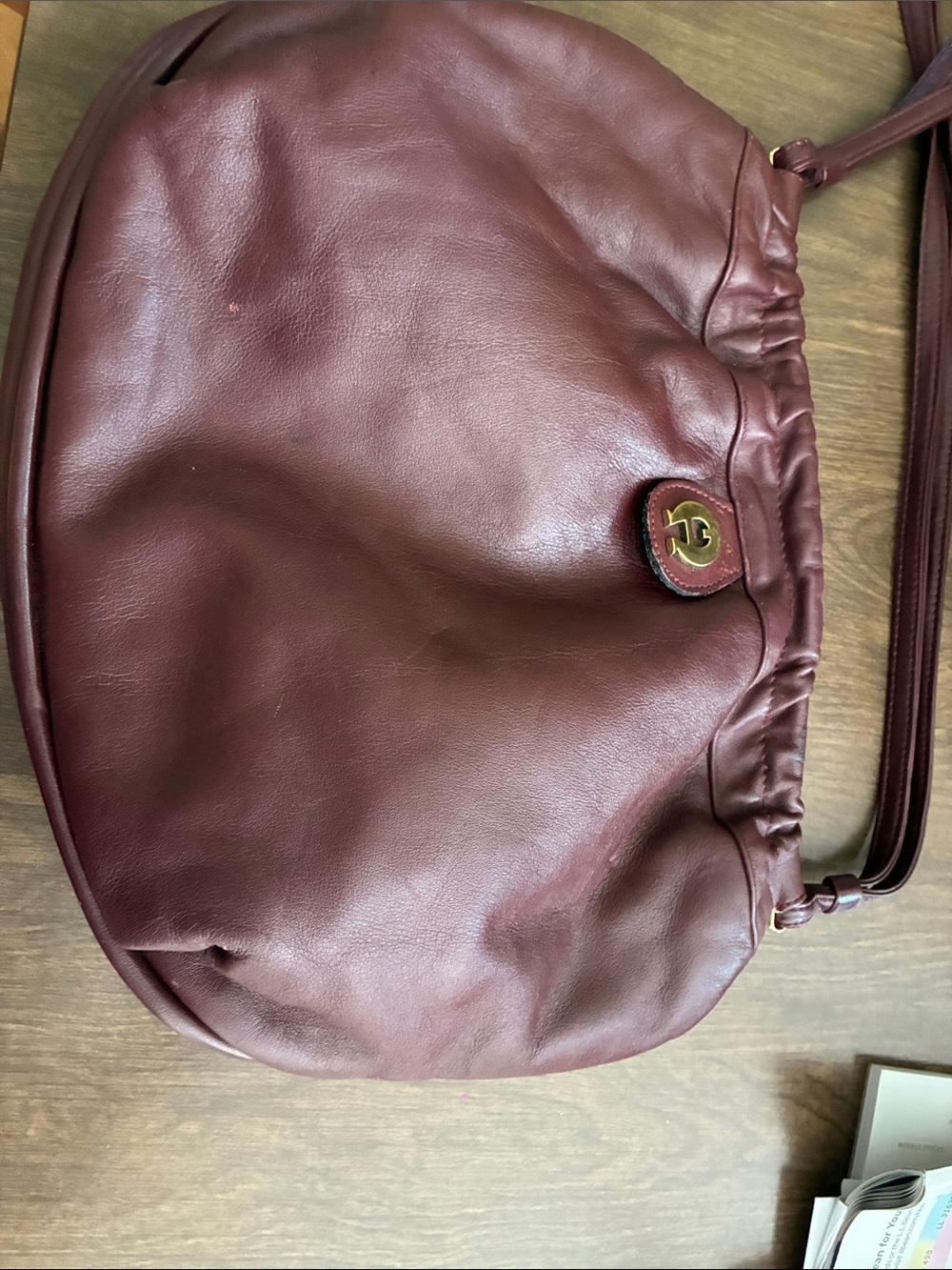 Aigner Women's Burgundy Leather Shoulder Bag - Classic Everyday Style